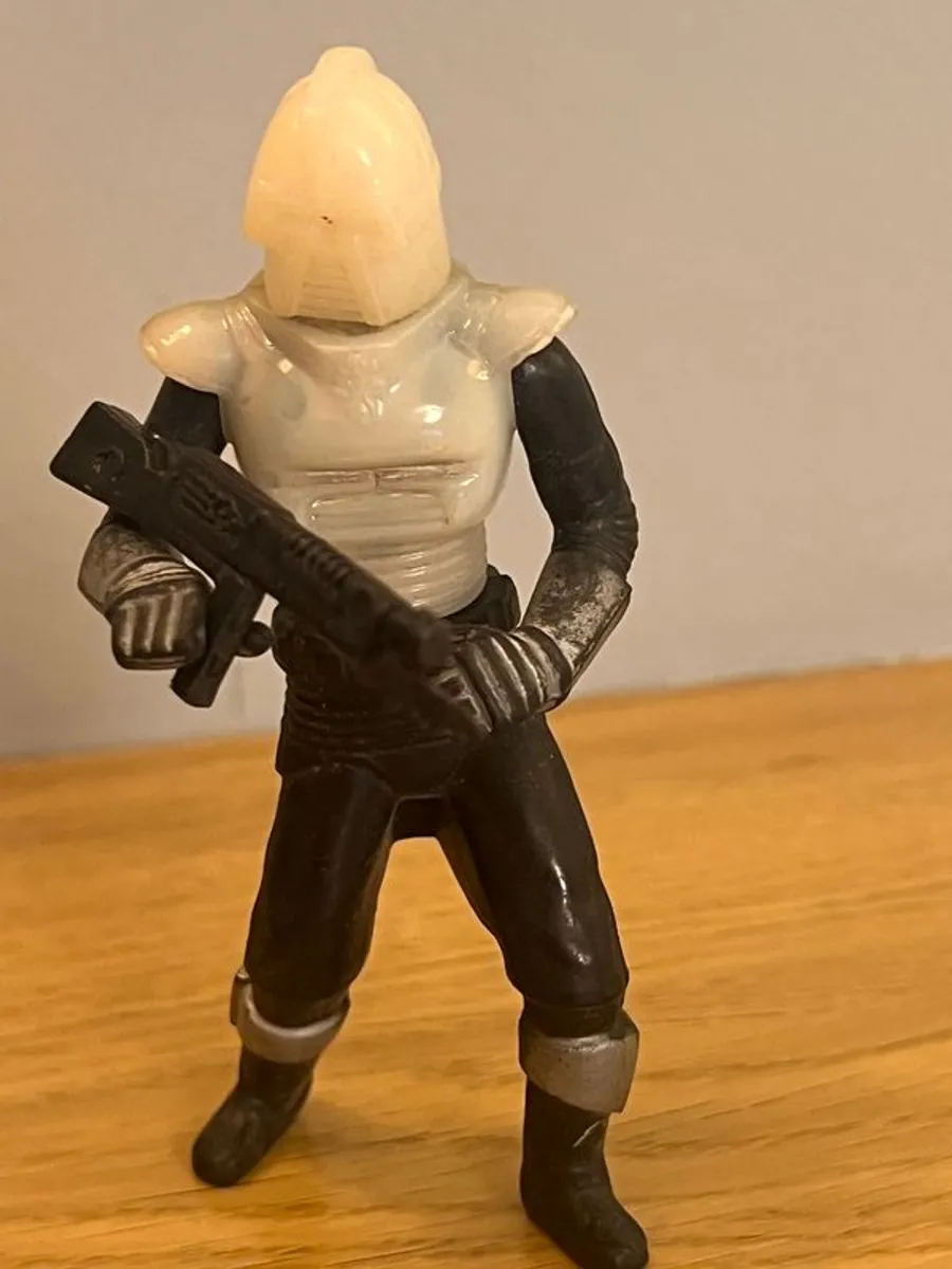 Cylon : Vintage Battlestar Galactica Action Figure with Riffle - Image 4