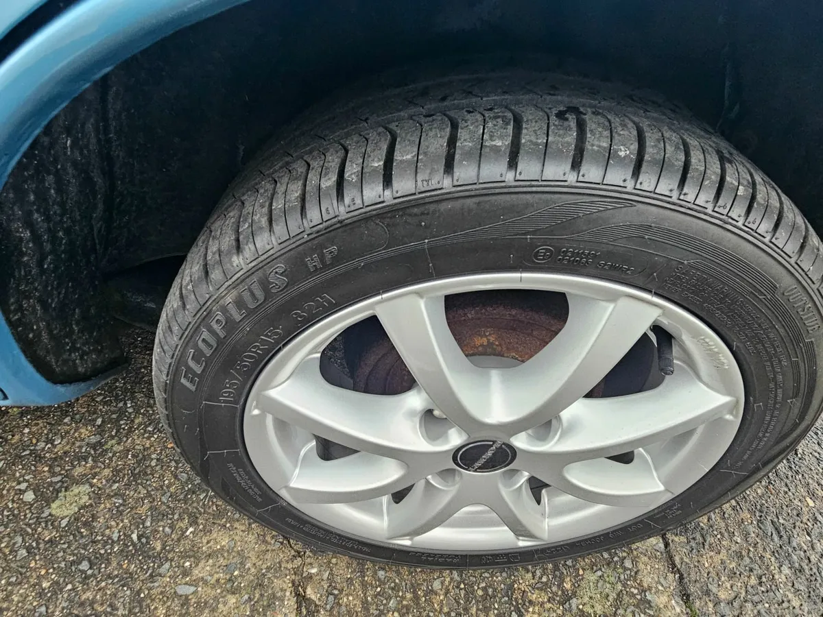 Ford Sierra 1991 - Image 2