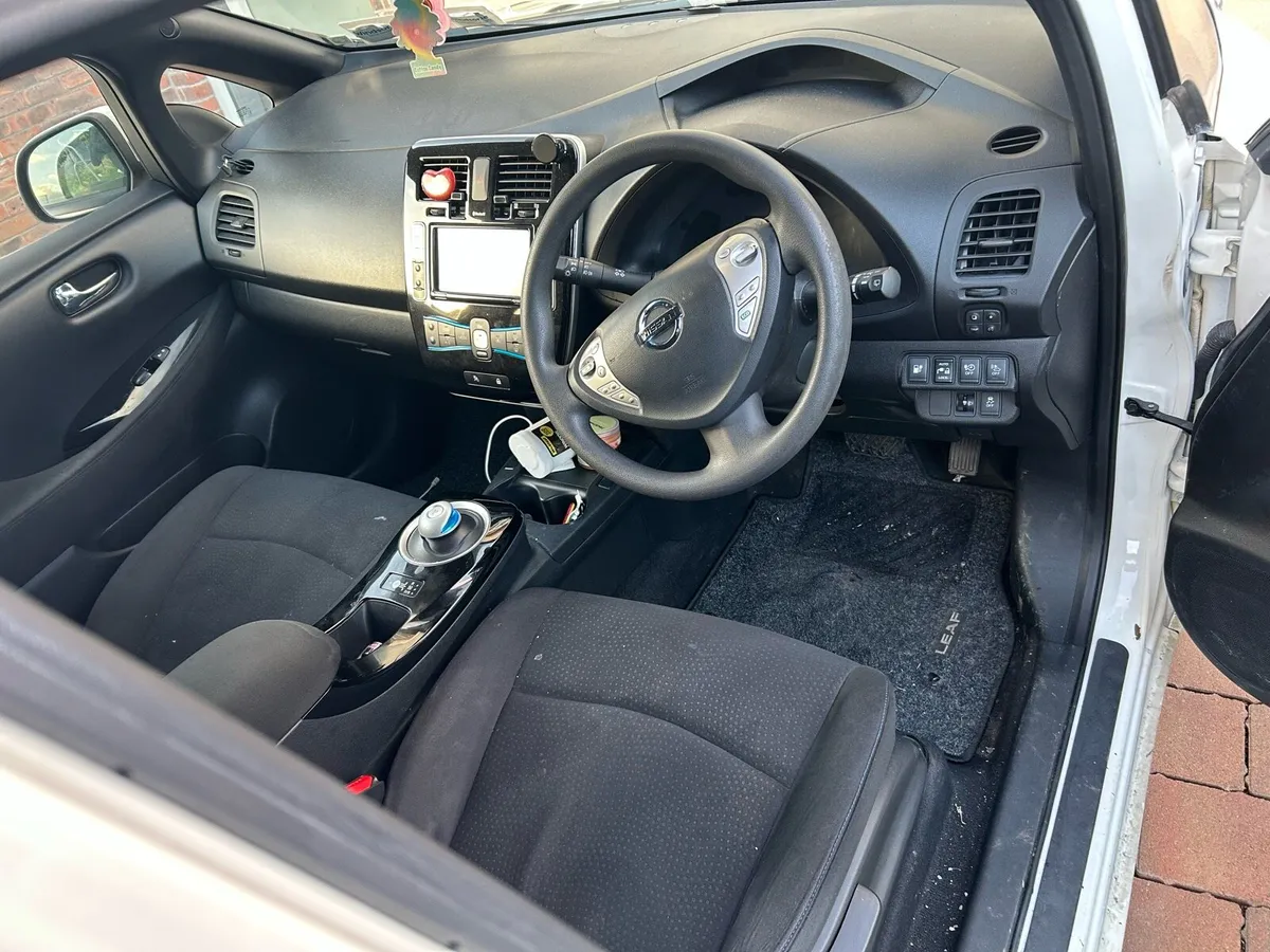 Nissal Leaf 2017 30KW 55K KM NCT -03/27 - Drogheda - Image 4