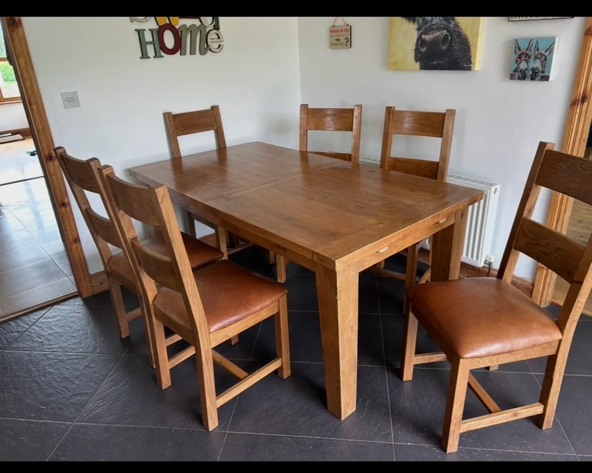 Kitchen table and chairs - Image 2