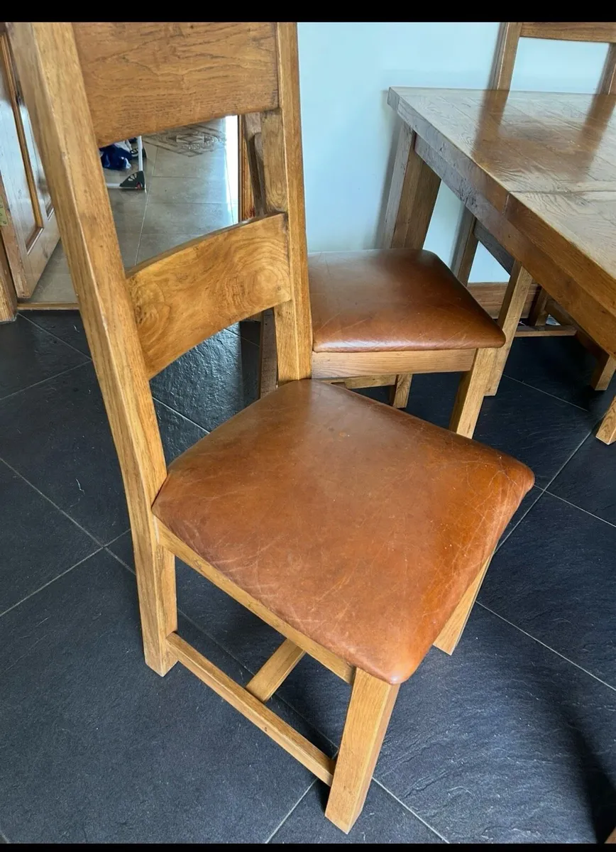 Kitchen table and chairs - Image 4