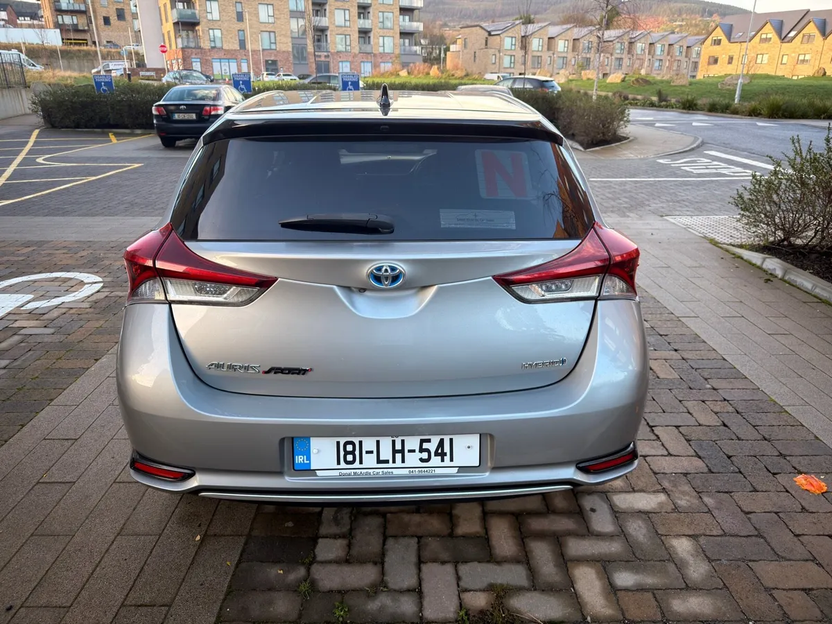 Toyota Auris 1.8 Automatic sport hybrid NCT 01/28 - Image 4