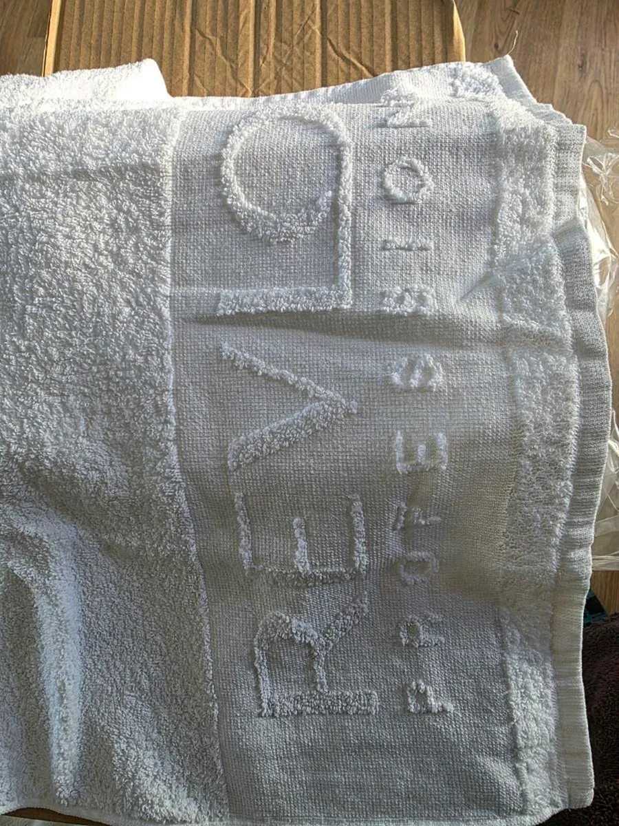 Brand new Hairdressing/Barber towels - Image 2