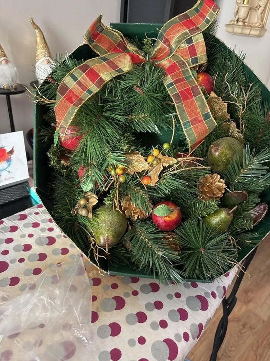 beautiful christmas wreath - Image 1