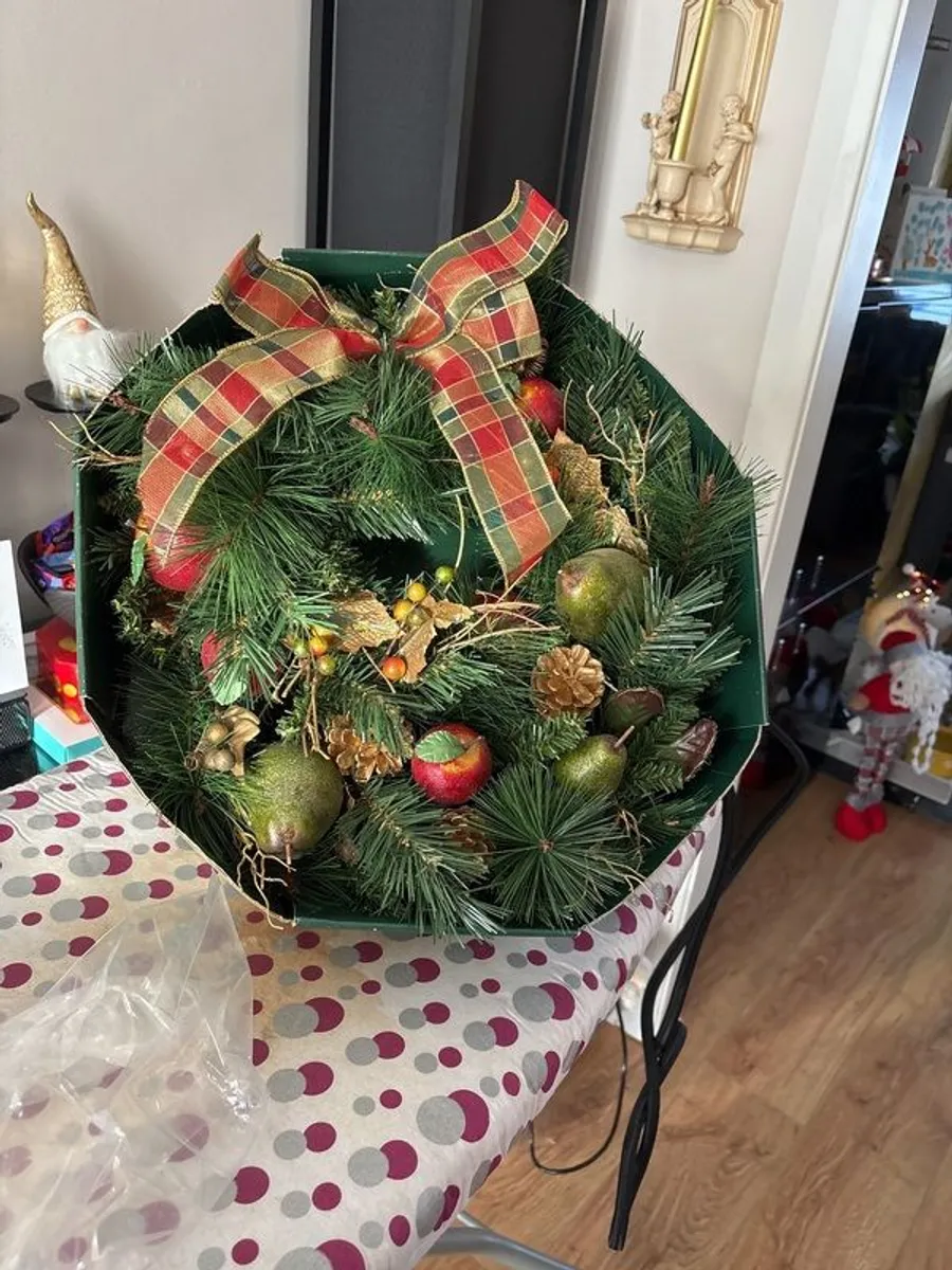 beautiful christmas wreath - Image 2