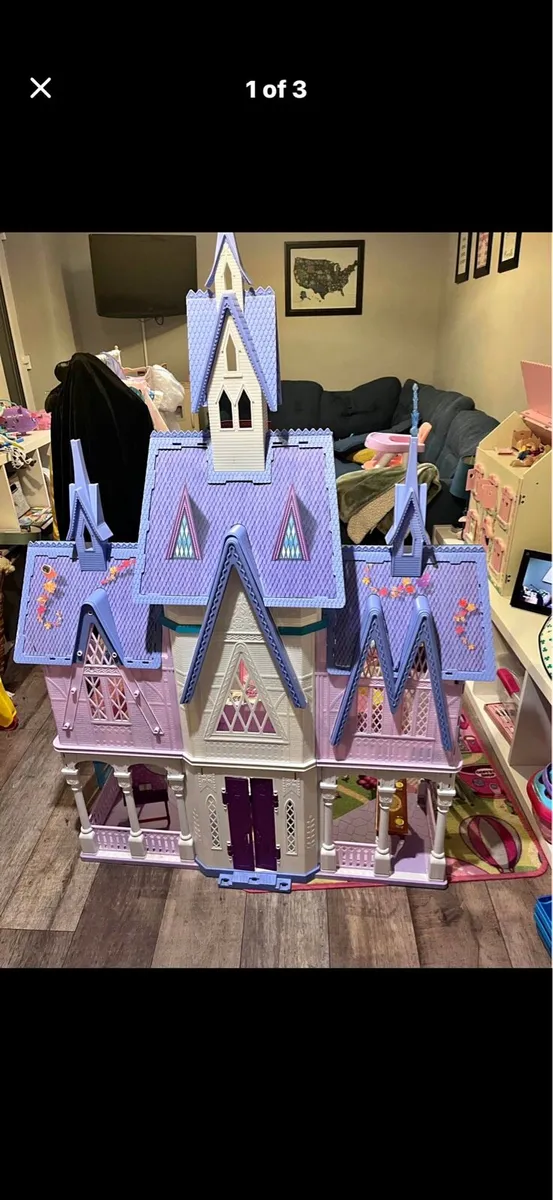 Frozen castle - Image 1