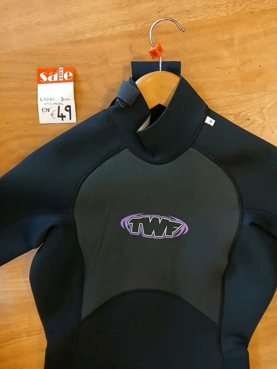 Ladies Size 10 wetsuit, brand new. - Image 2