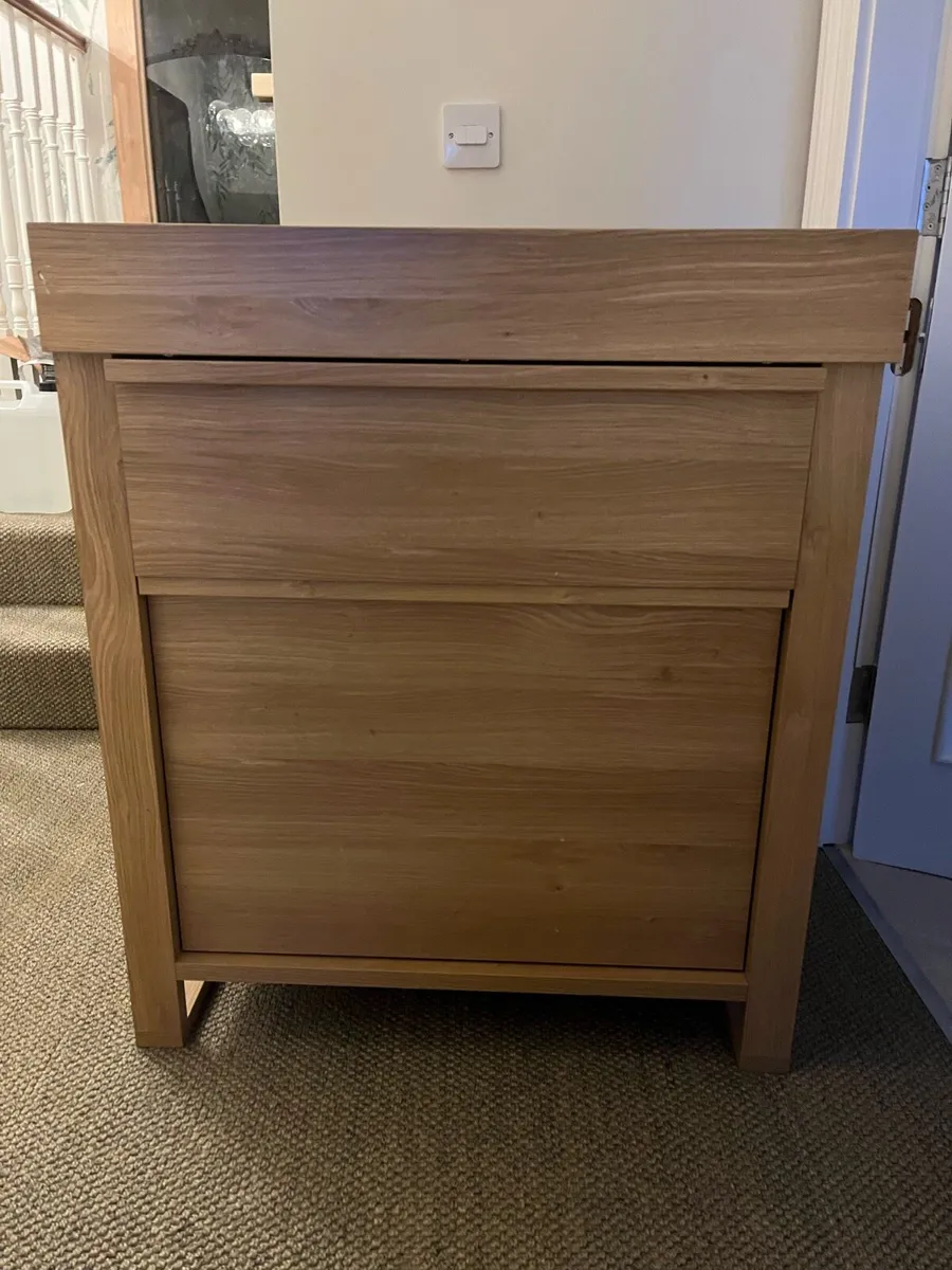 Baby changing unit - Image 1