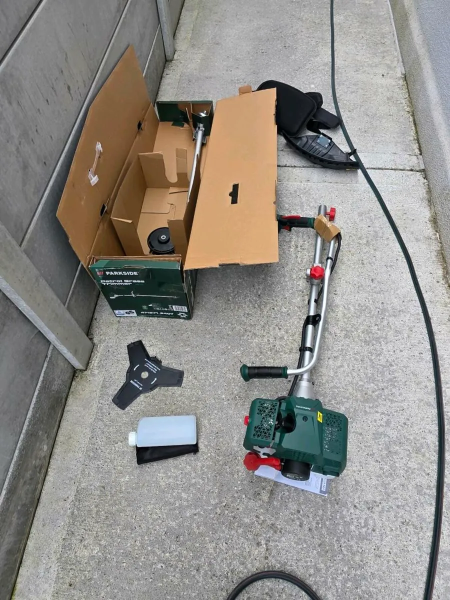 2-in-1 Grass Trimmer petrol - Image 1