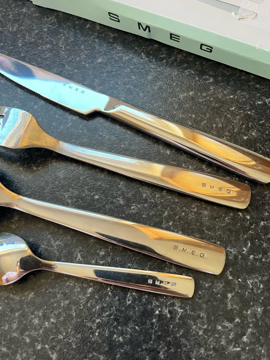 Smeg cutlery set - Image 1