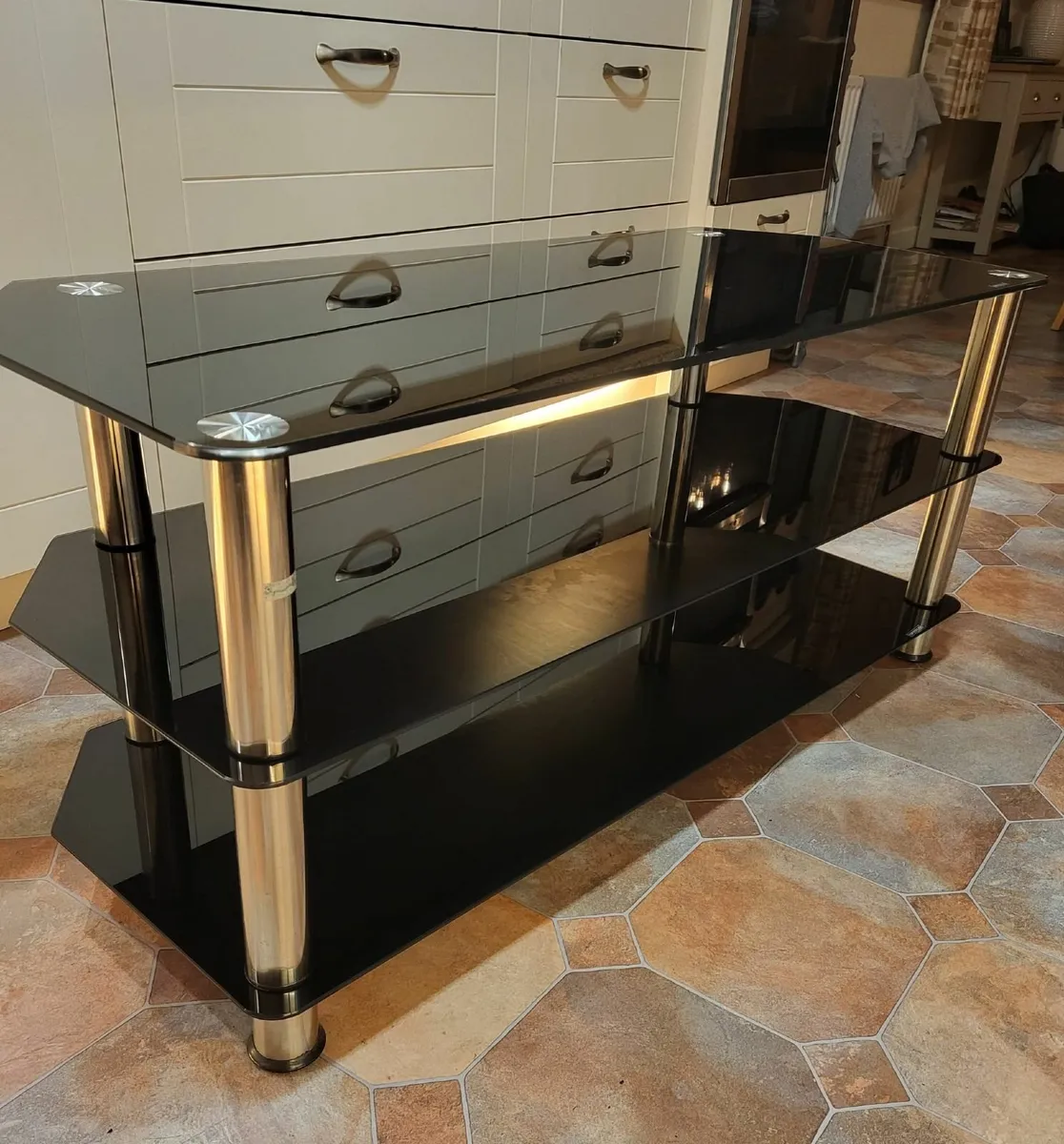 Tv stand - Image 1