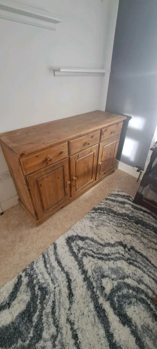 Pine dresser