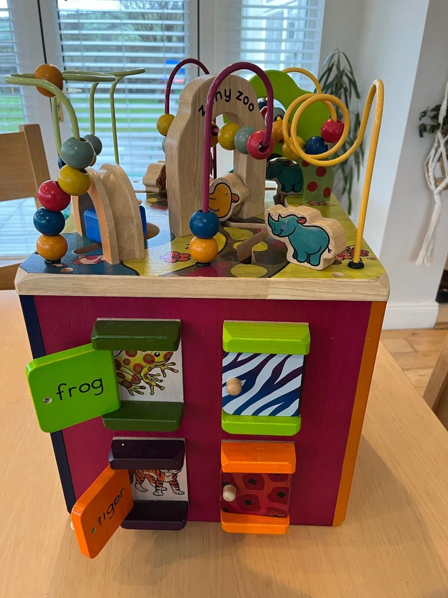 Activity cube - Image 1