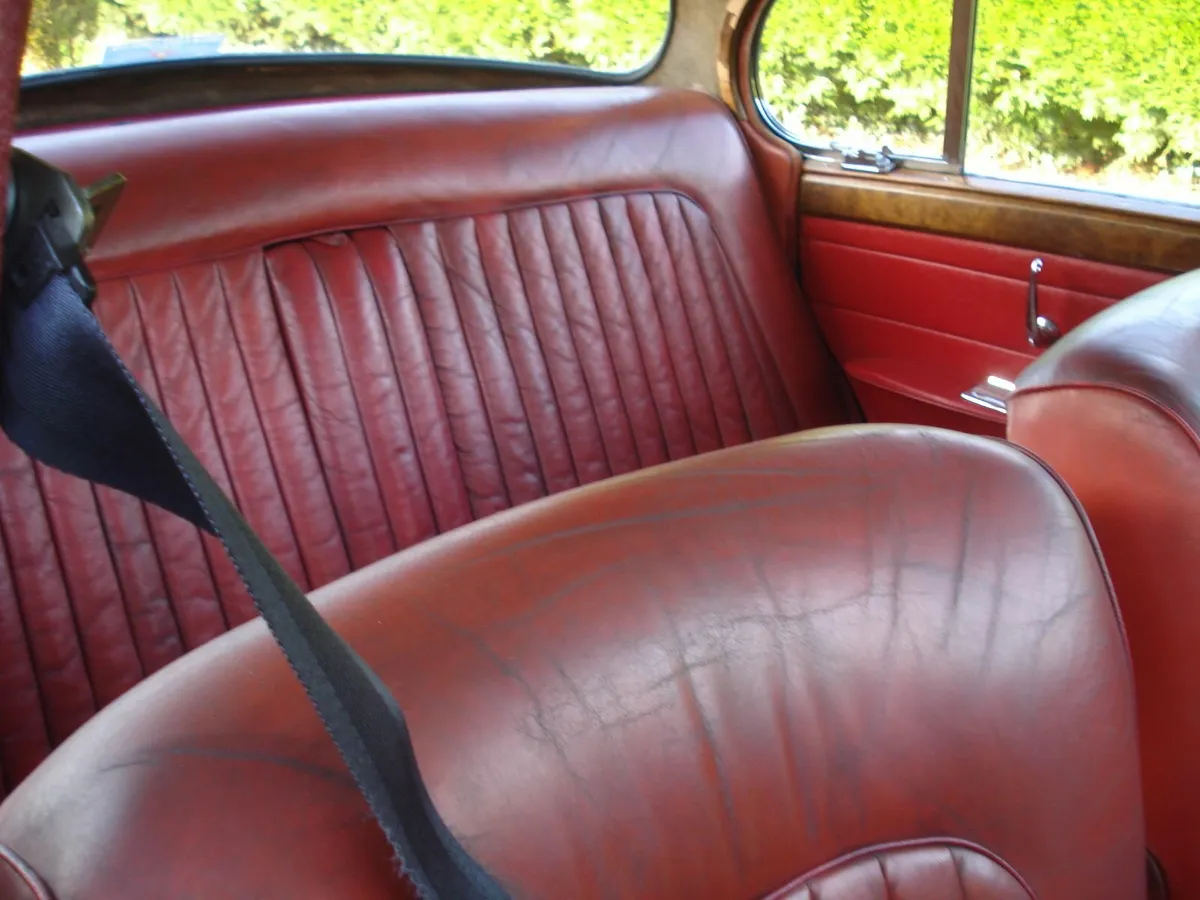 FRANK CAVEY VINTAGE JAGUAR DEALER WINDOW STICKER. - Image 3