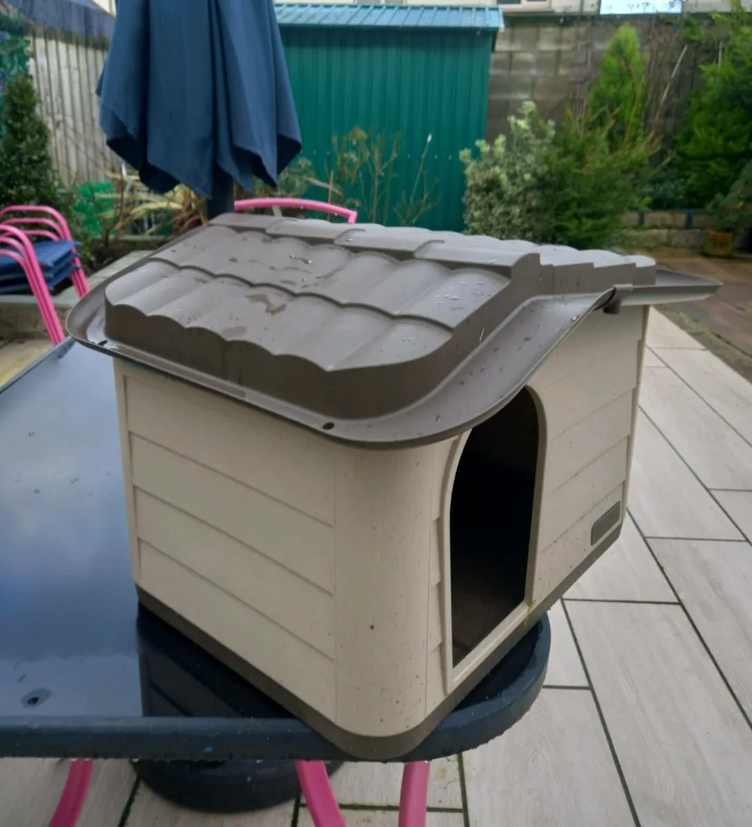 CAT HOUSE & ACCESSORIES - Image 1