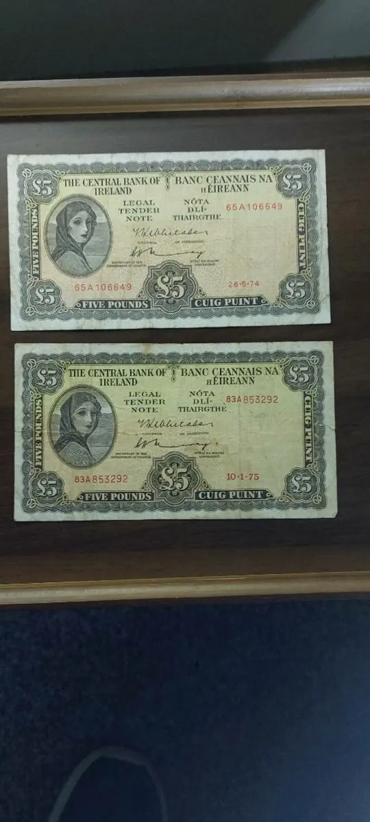 Irish Lady Lavery £5 Banknotes (Pre-Decimal)  Pair - Image 1