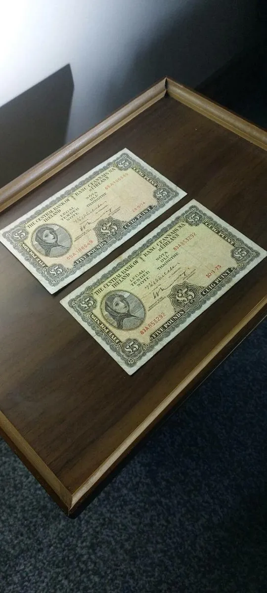 Irish Lady Lavery £5 Banknotes (Pre-Decimal)  Pair - Image 4