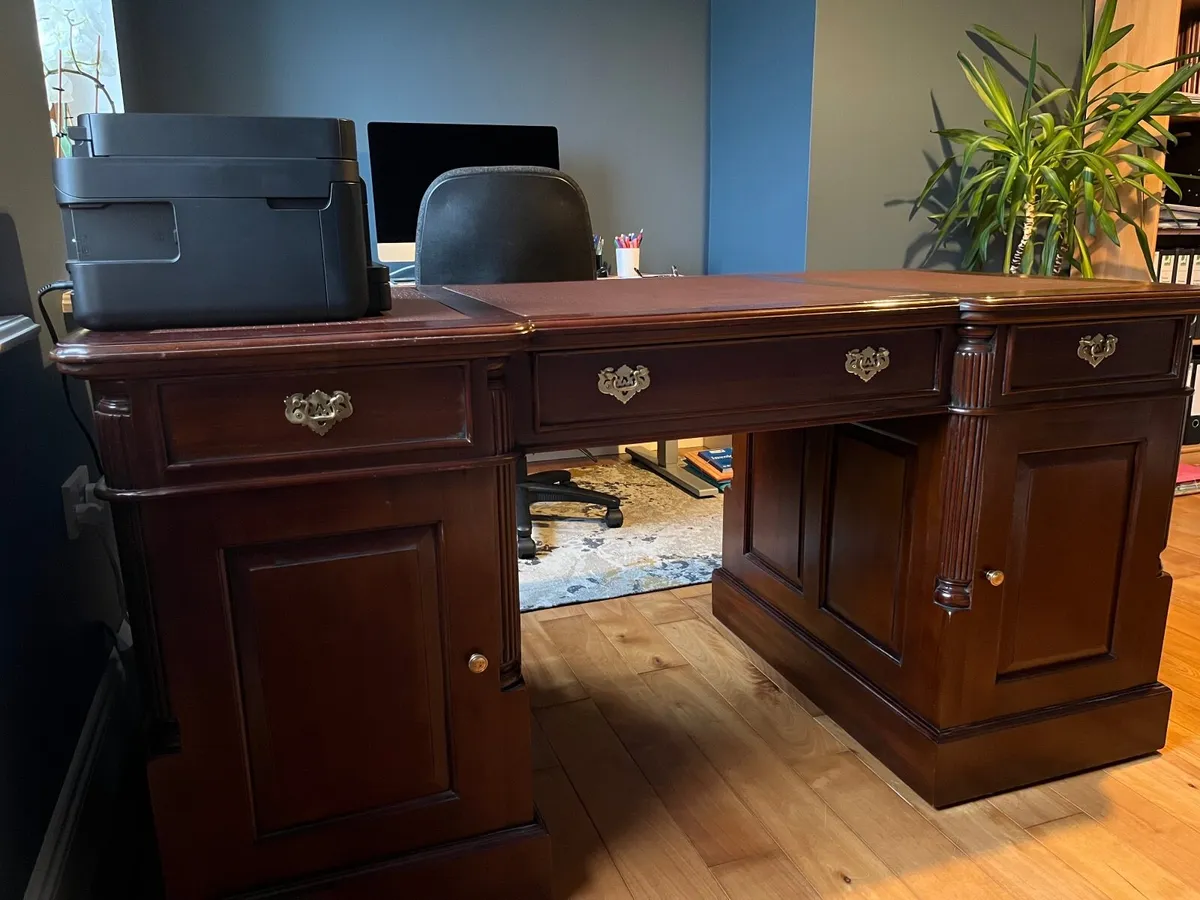 Partners Desk - Image 4