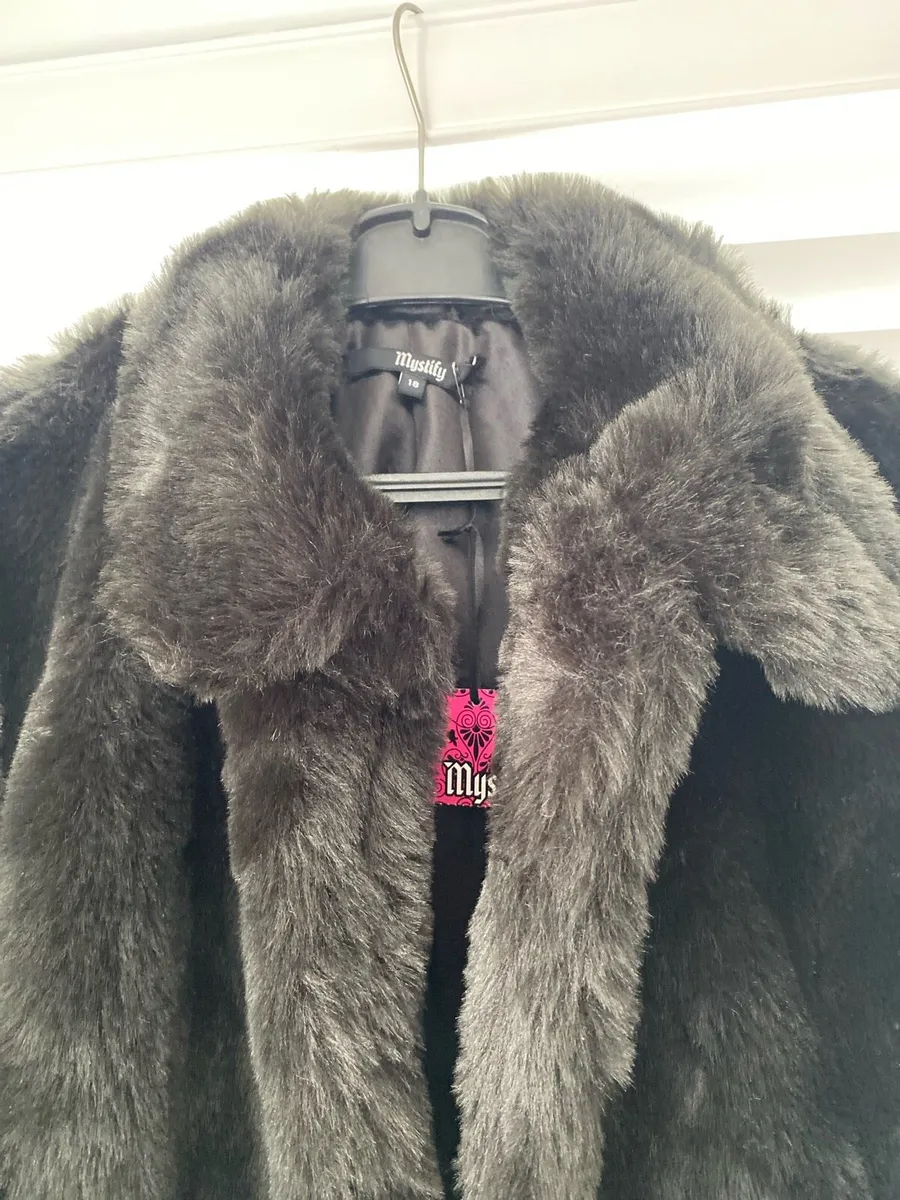 Fur jacket - Image 4