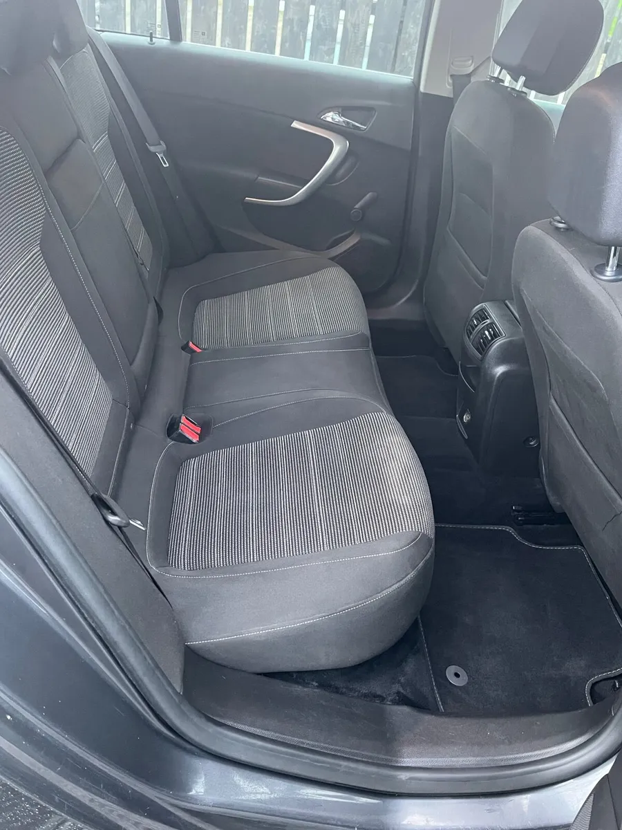 Vauxhall Insignia 2012 - Image 4