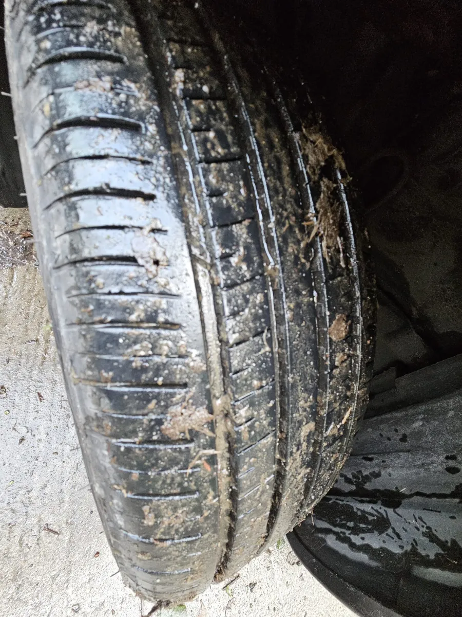 Toyota Prius 2006 hybrid automatic €2200 - Image 3