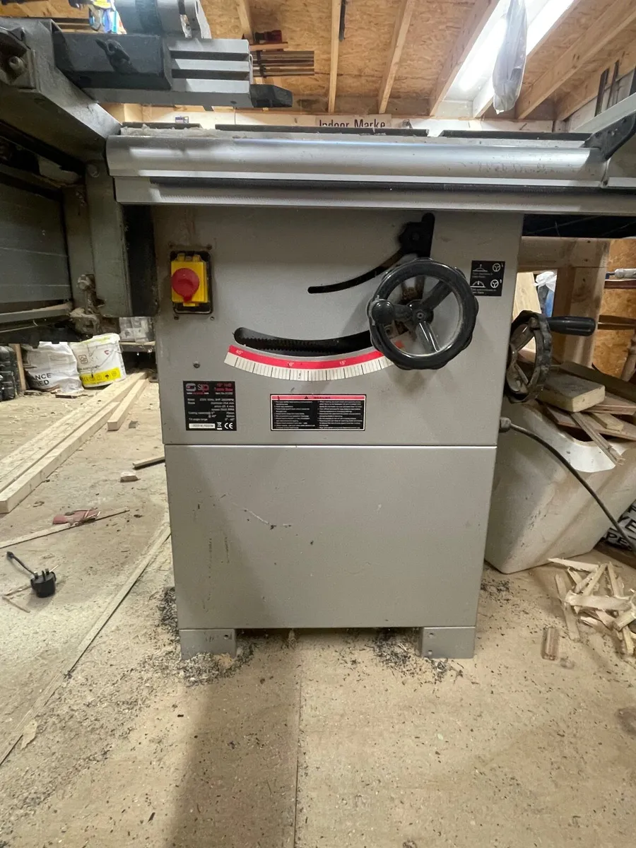 Table saw - Image 2