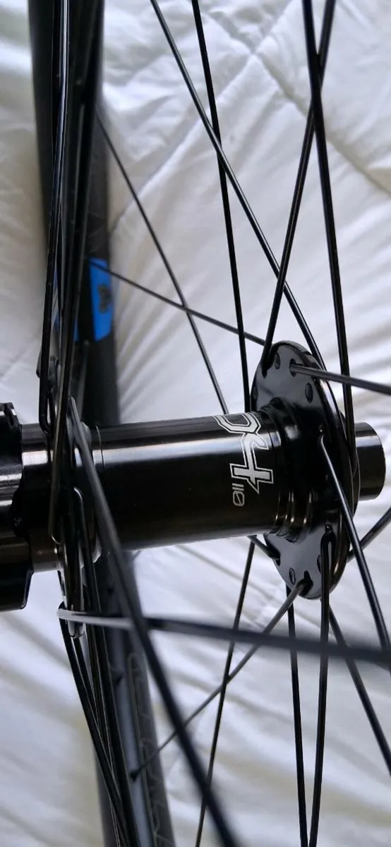 Hope Pro4 Boost hubs 27.5" WTB Ci31 carbon rims - Image 4
