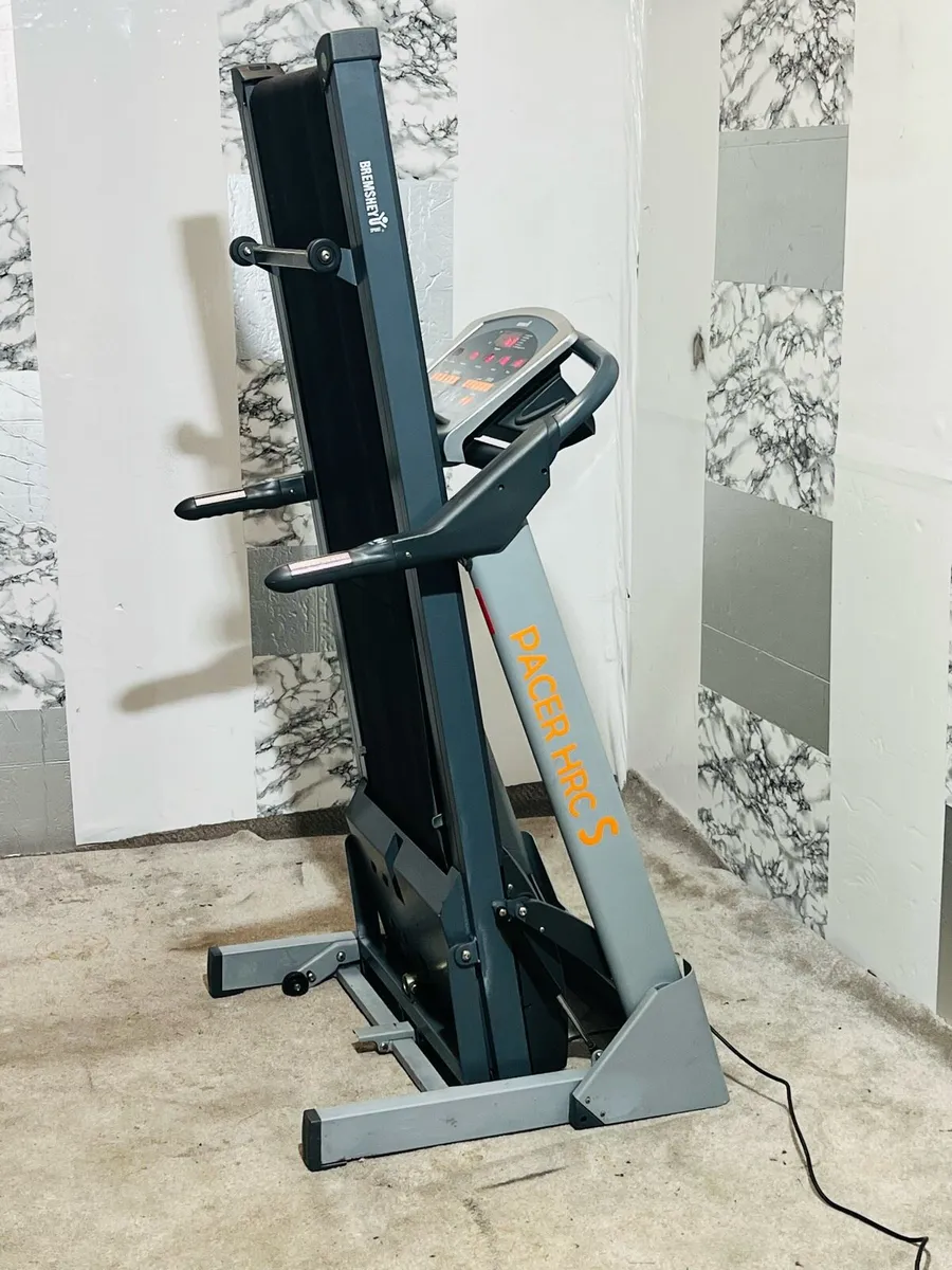 LARGE TREADMILL 150KG RATED - Image 2