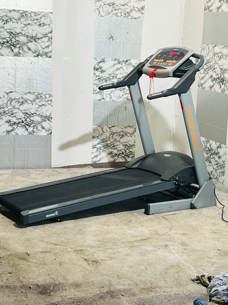 LARGE TREADMILL 150KG RATED - Image 3