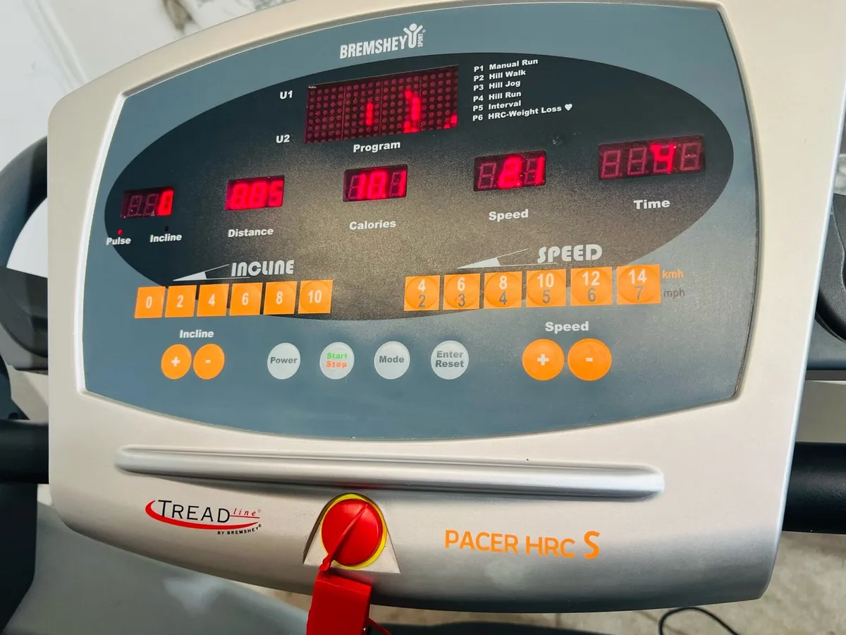 LARGE TREADMILL 150KG RATED - Image 4