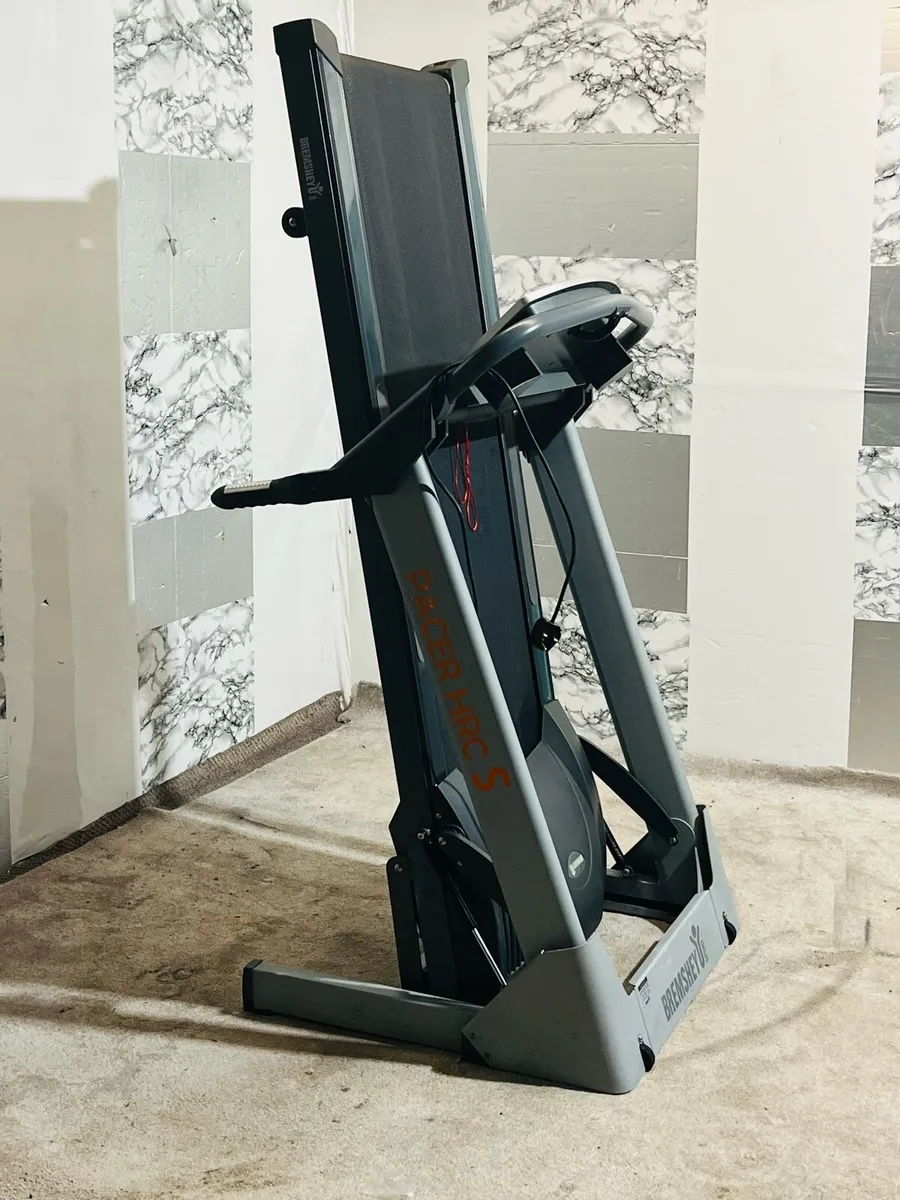 LARGE TREADMILL 150KG RATED - Image 1