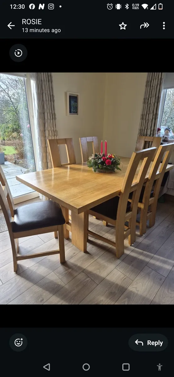 Dining room table - Image 1