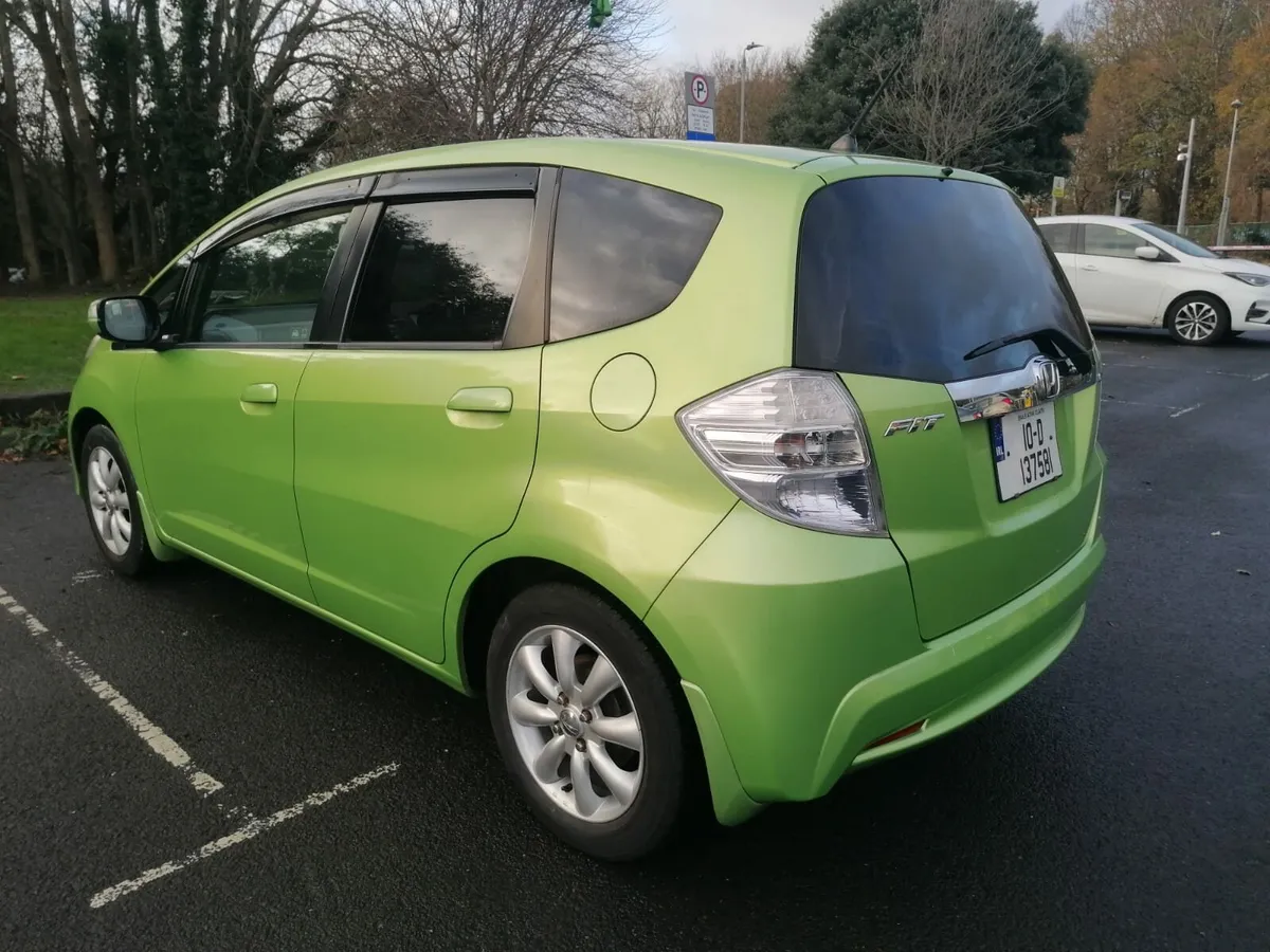 Honda fit 1.3L hybrid, automatic 2010 - Image 2