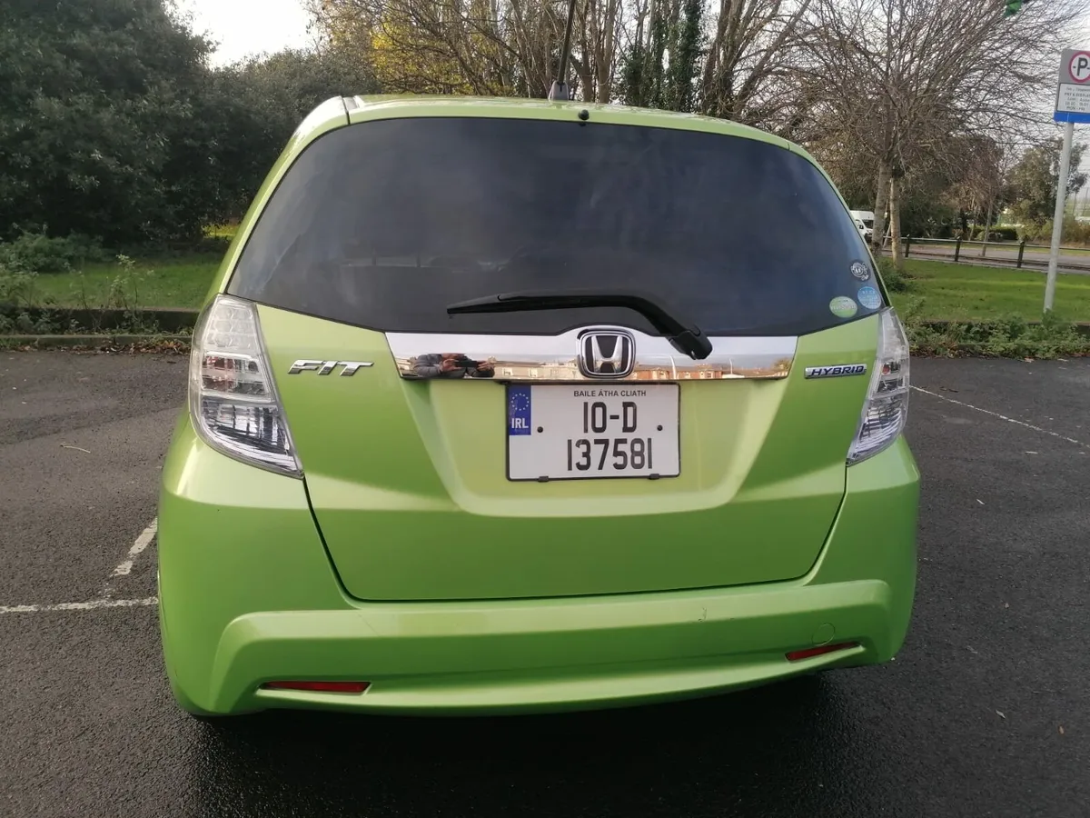 Honda fit 1.3L hybrid, automatic 2010 - Image 3