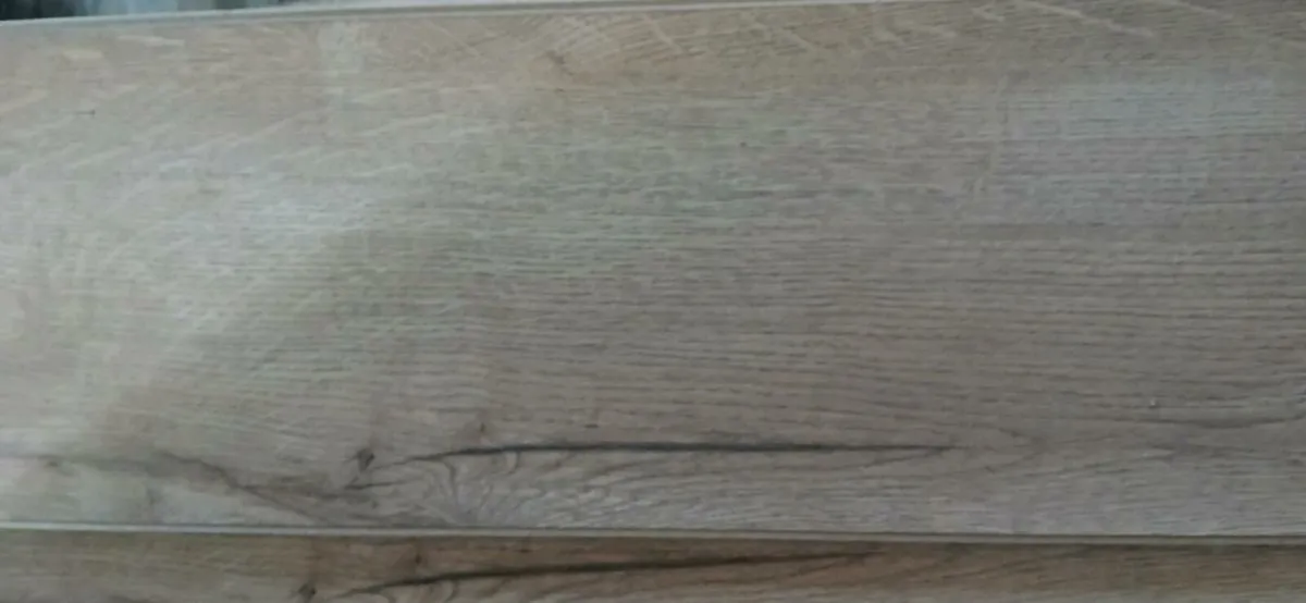 Laminated floor - Image 1