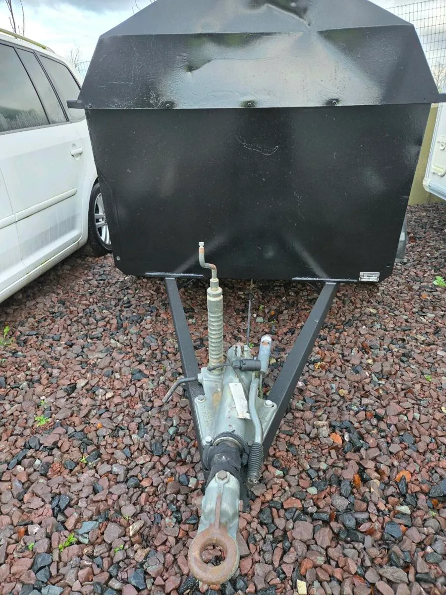 Fuel bowser - Image 2