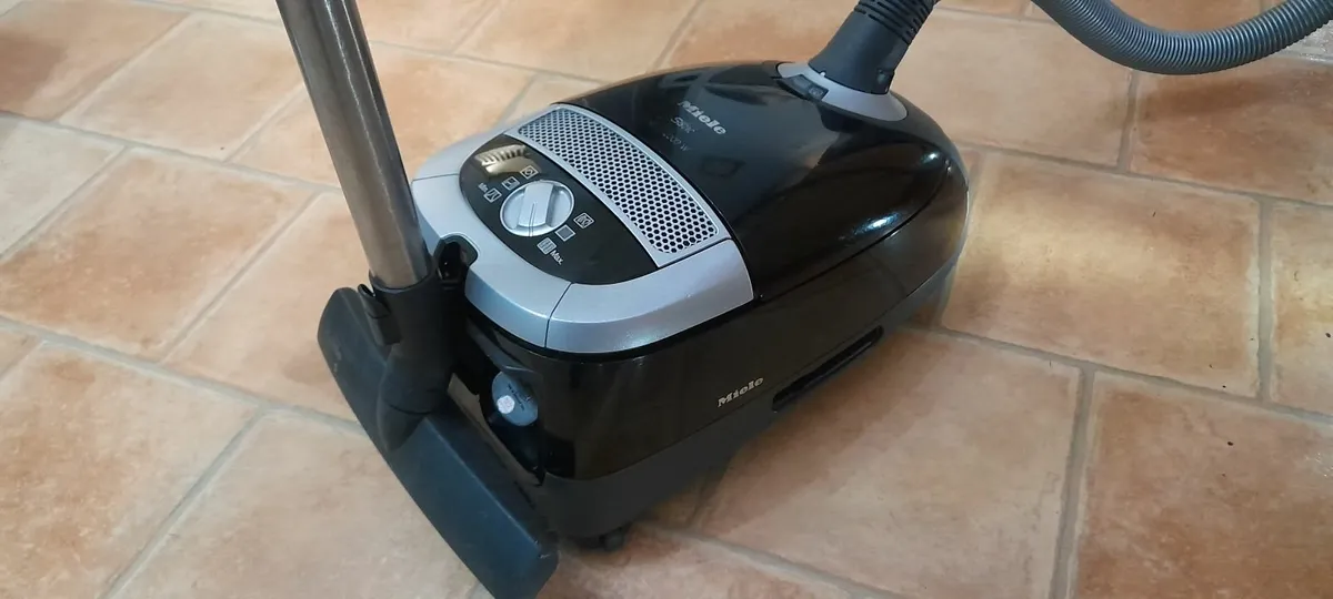 Miele vacuum/Hoover cleaner - Image 3