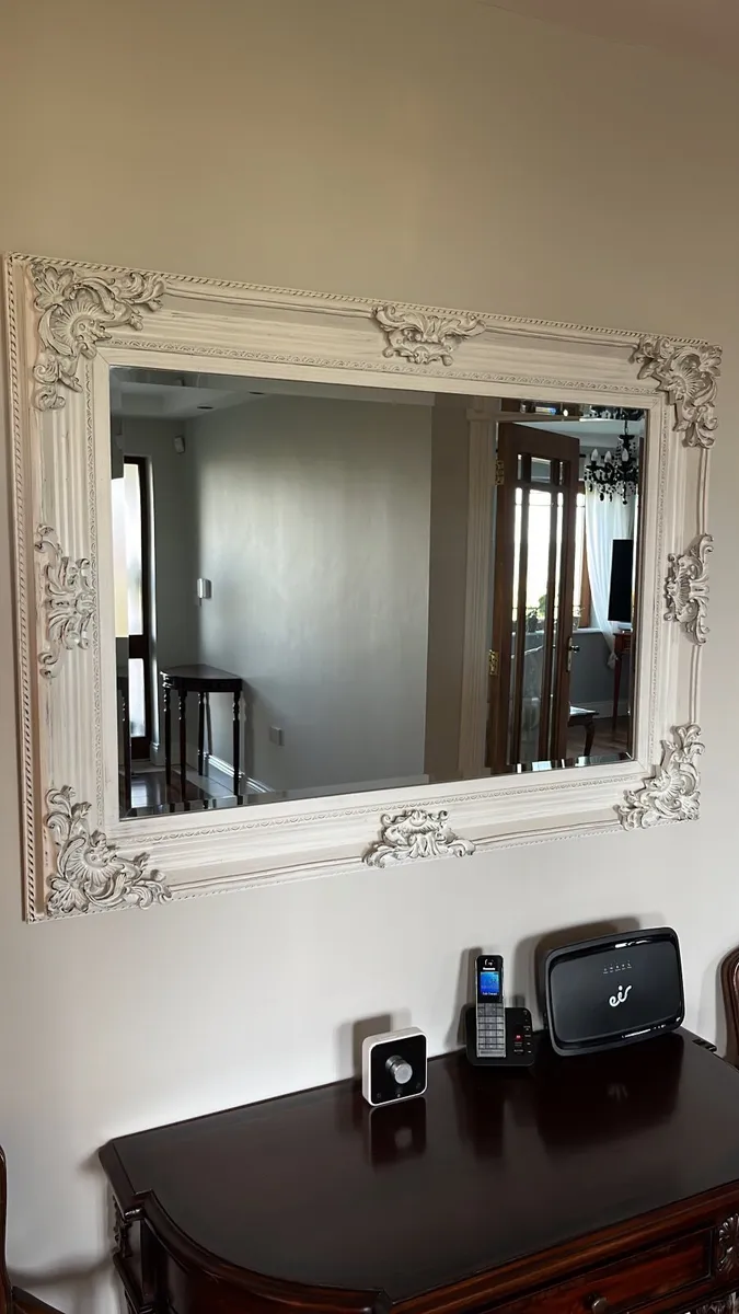 Mirror Hall, Bedroom, Living Room