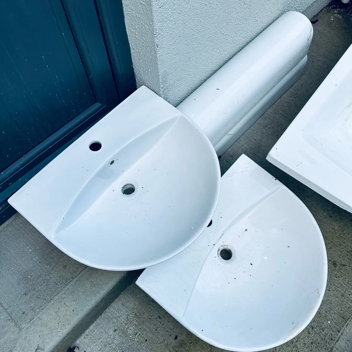 Bathroom tub with accessories in picture and basin - Image 3