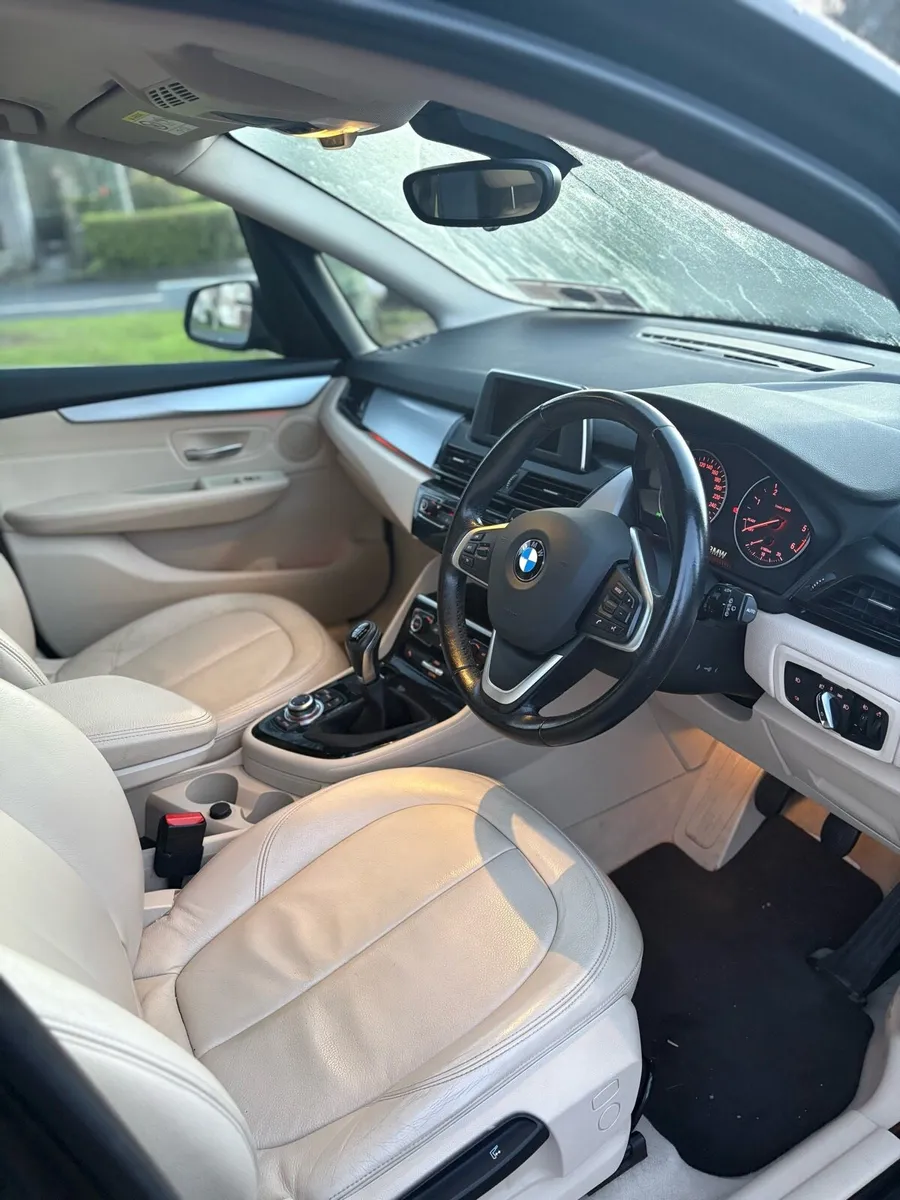 BMW Series 2 - Image 2