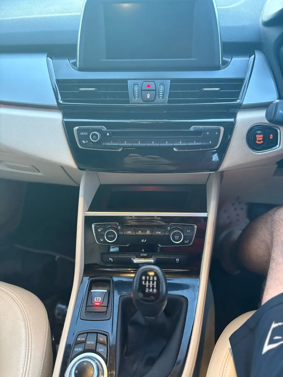 BMW Series 2 - Image 3