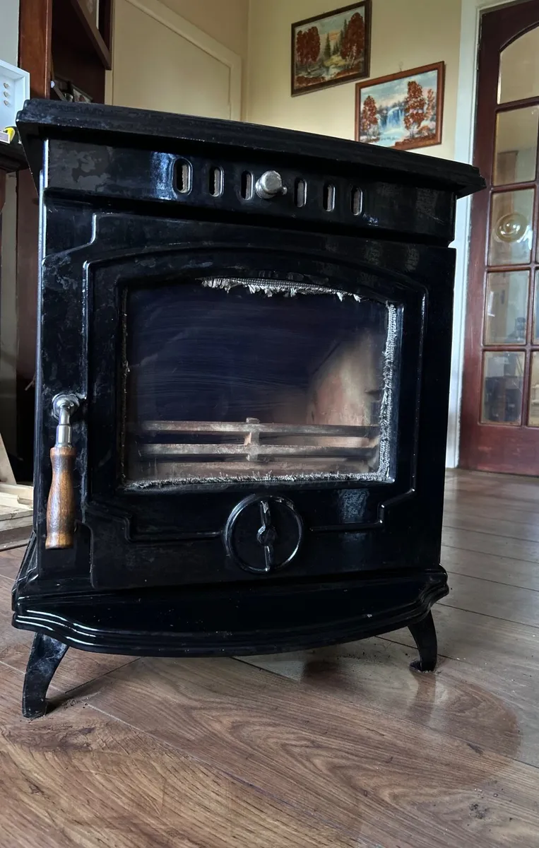 Elegant Mulberry Yeats Stove, Black Enamel - Image 2