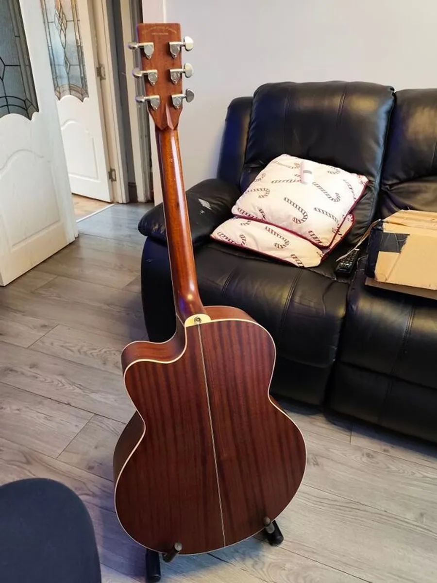 Tanglewood TW55NSB with Hard Case - Image 2