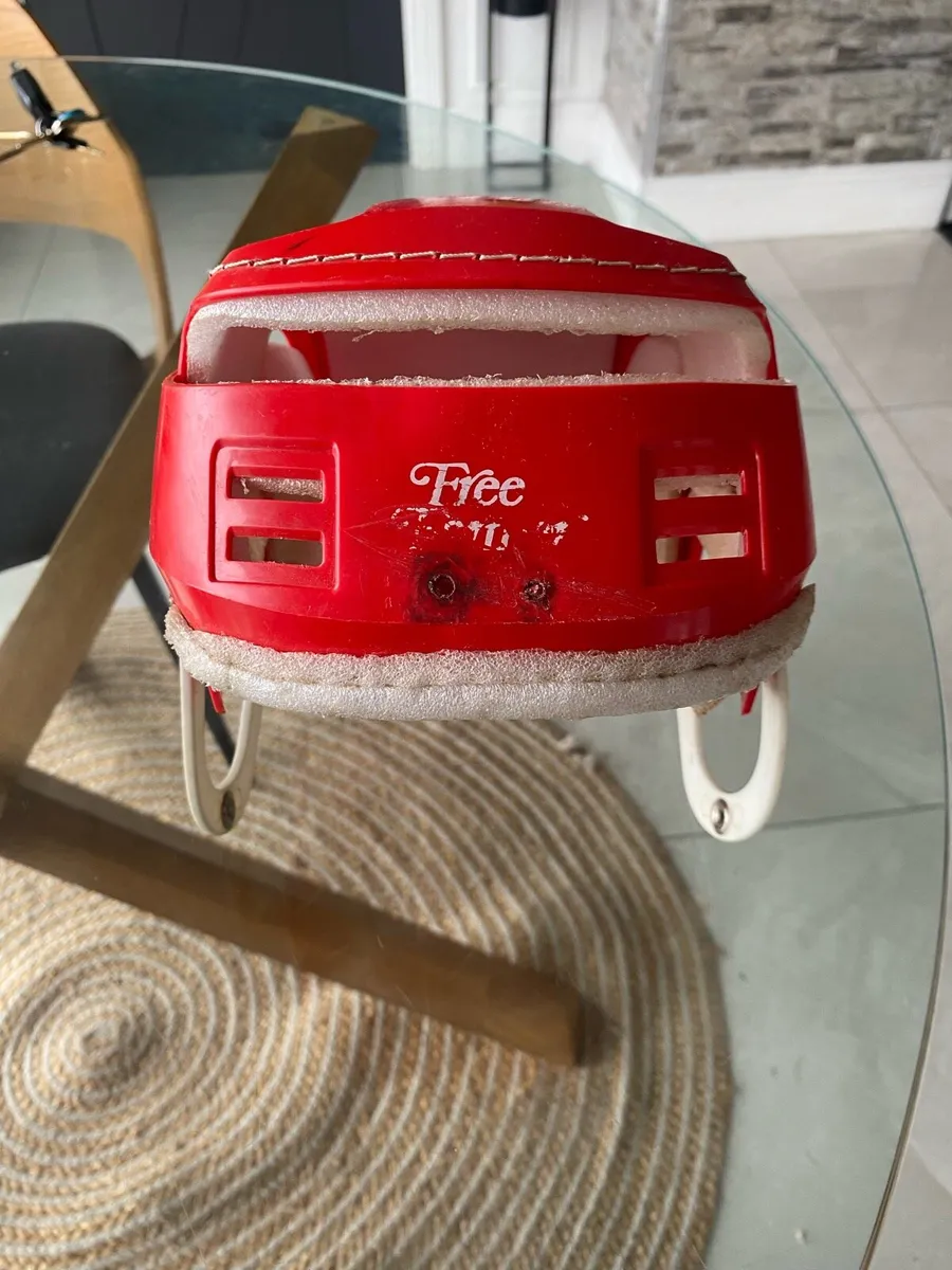 Red free former helmet rep - Image 1