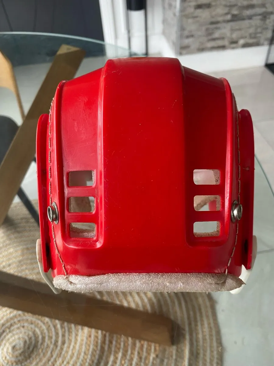 Red free former helmet rep - Image 4