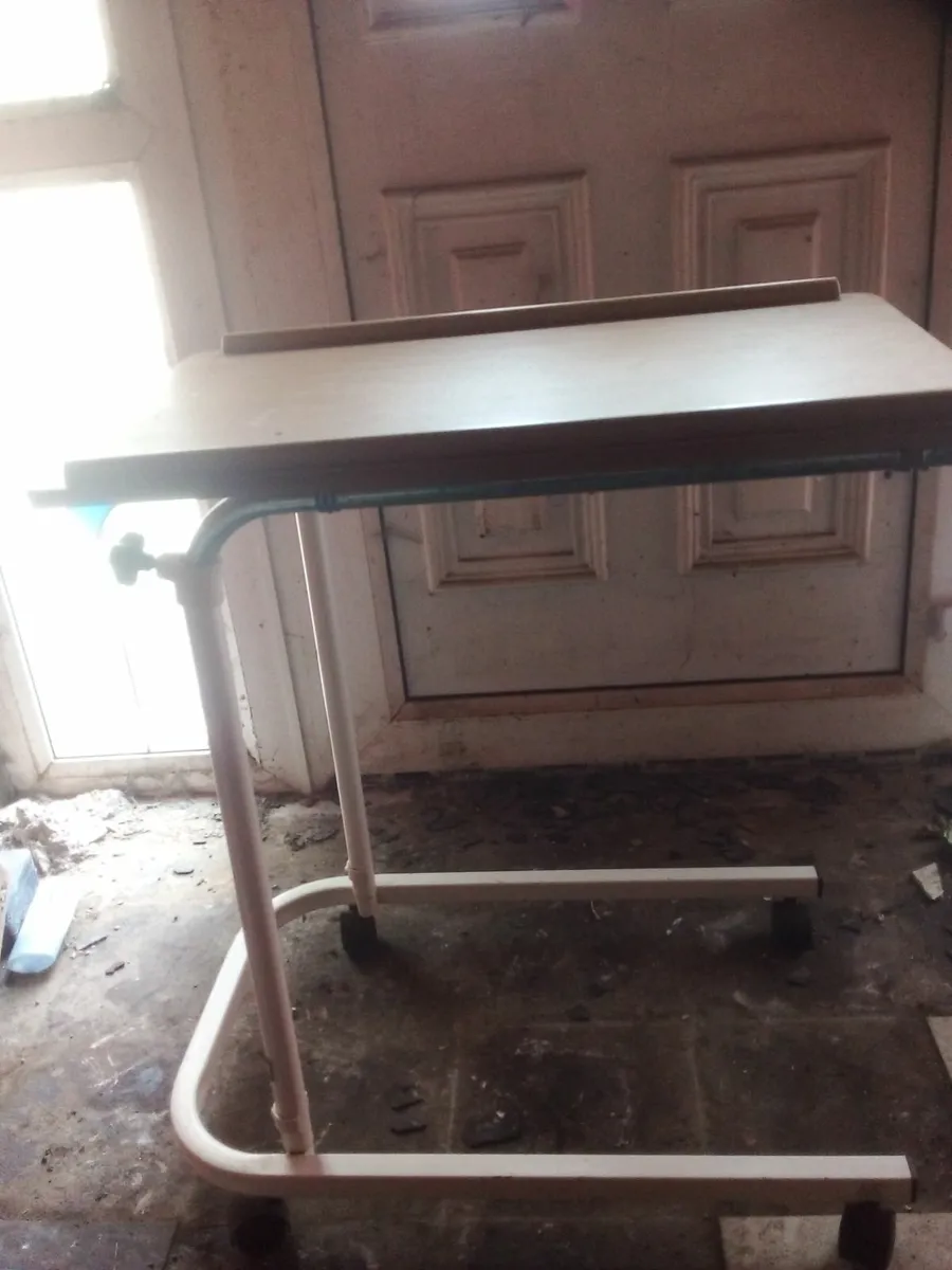 Patient table - Image 1