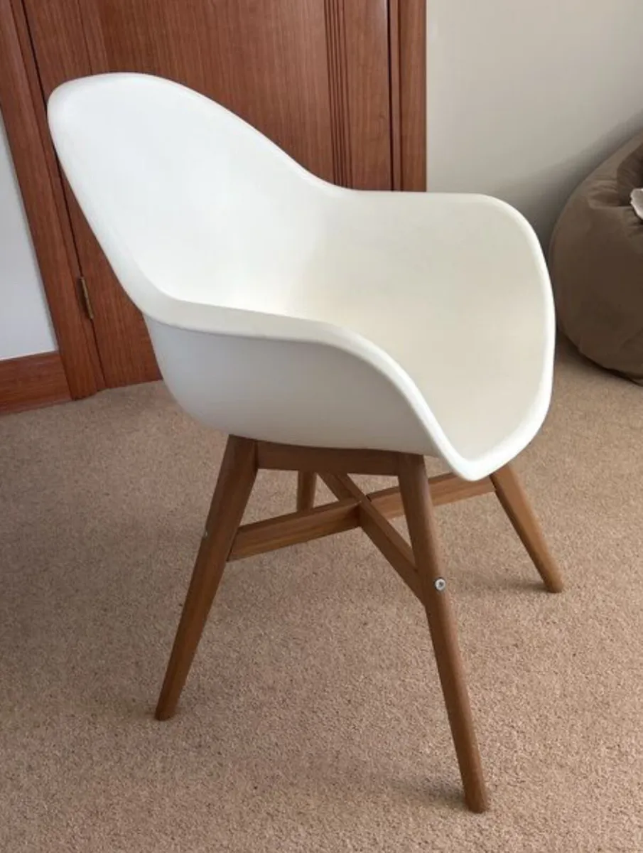 Chair free - Image 2