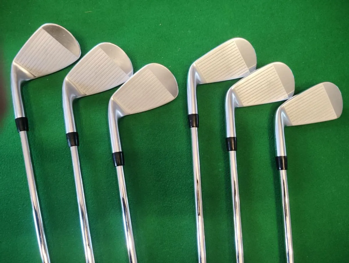 Titleist T100s irons 5-PW - Image 1