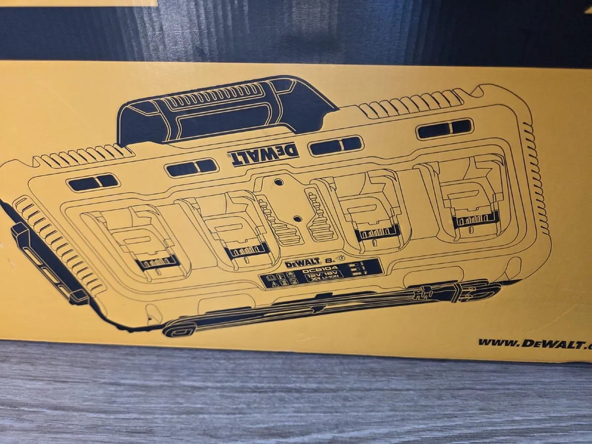 DeWalt Fast Charger - DCB104 XR4 Port Fast Charger - Image 2