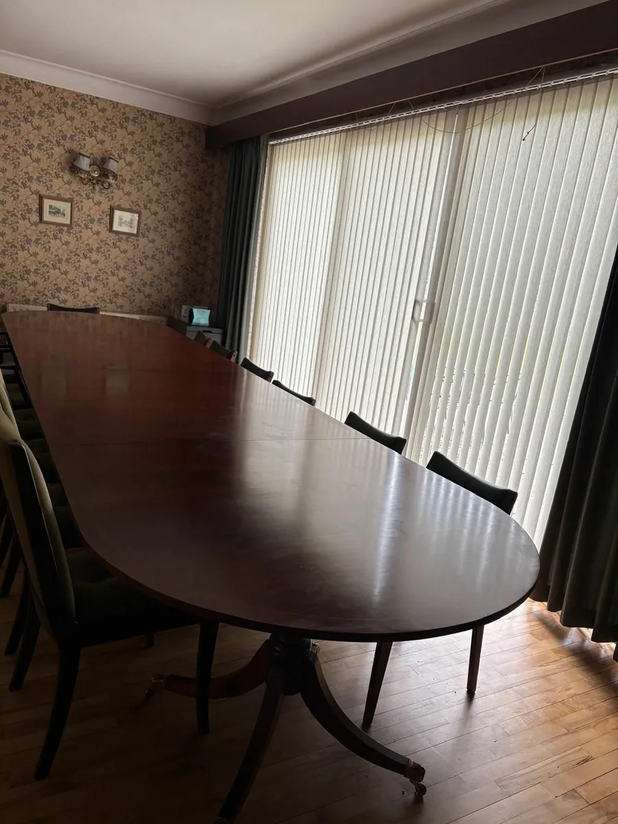 Higginbotham dining table - Image 2